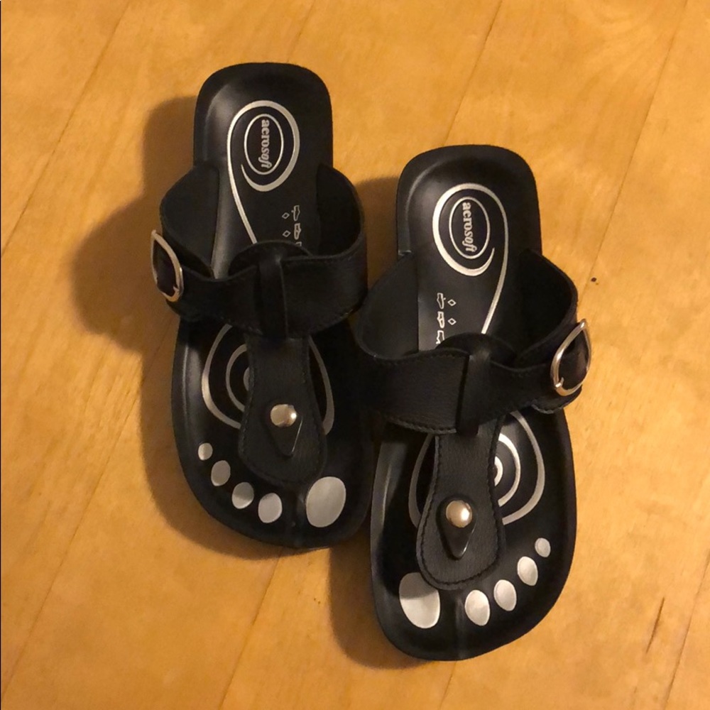 Black thong sandals